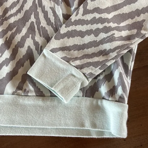 Girls Adidas tiger striped hoodie & sweatpants set, size XL/16 - Picture 5 of 7